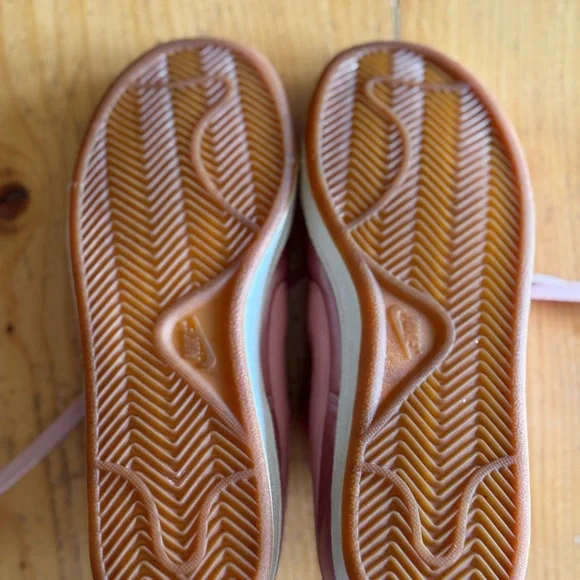 Nike Court Royale Women's Pink Satin Sneakers Rare Find! - Picture 9 of 10